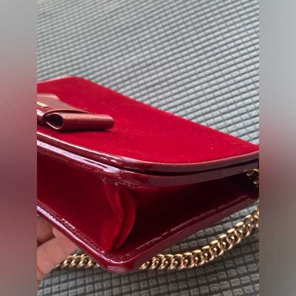 Miu Miu Red Velvet Cross Chain Woc Bow Tie Knot Bag - Picture 7 of 16